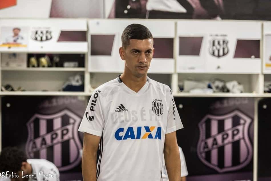 Além de Fernandinho, Fábio Ferreira e João Lucas acionam a Ponte Preta na justiça