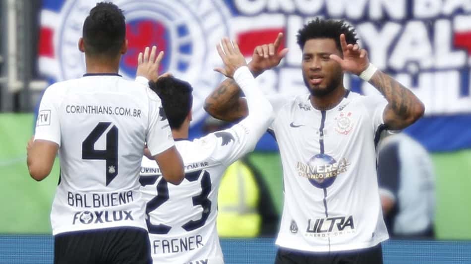 Sem 9, Corinthians volta dos EUA com alternativa 'Kazeira'