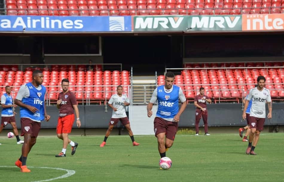 São Paulo treina no Morumbi e Diego Souza tem 1º contato: 'Maravilhoso'