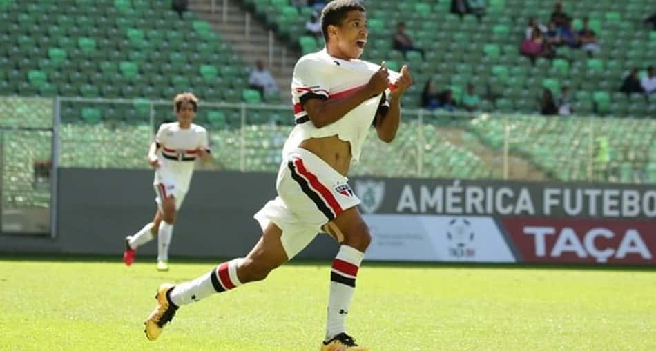 O atacante Marquinhos Cipriano é uma das promessas reveladas em Cotia 