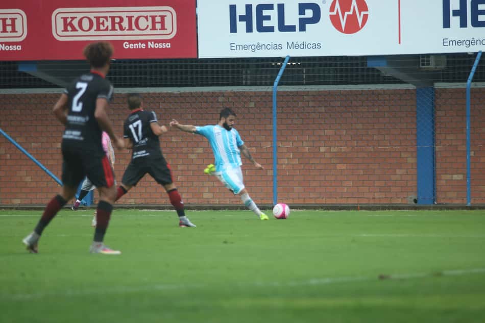 João Paulo minimiza derrota do Avaí e mira em resultados positivos na Série B