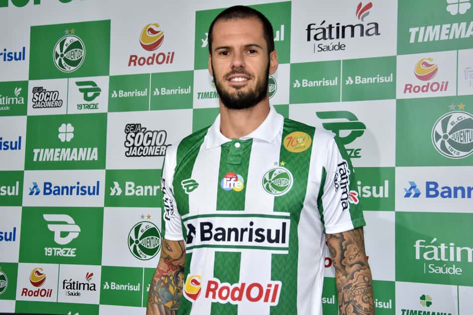 Juventude reforça o sistema defensivo com ex-zagueiro do Vitória