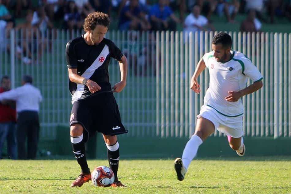 Rafael Galhardo chega a Porto Alegre para empréstimo ao Grêmio