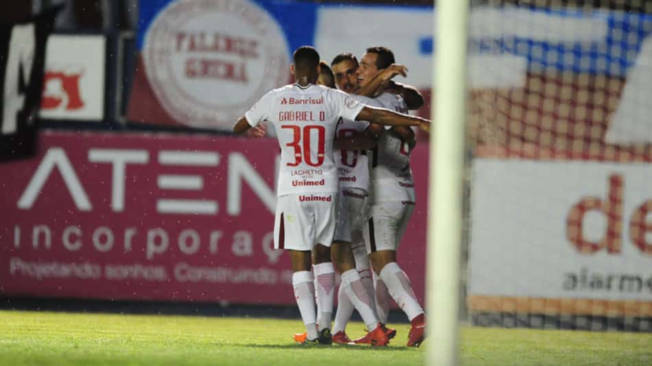 Pottker sobre derrota em Caxias do Sul: "Machuca"