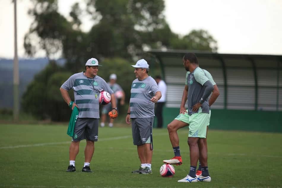 Com Bruno Silva entre os titulares, Gilson Kleina faz teste na Chape