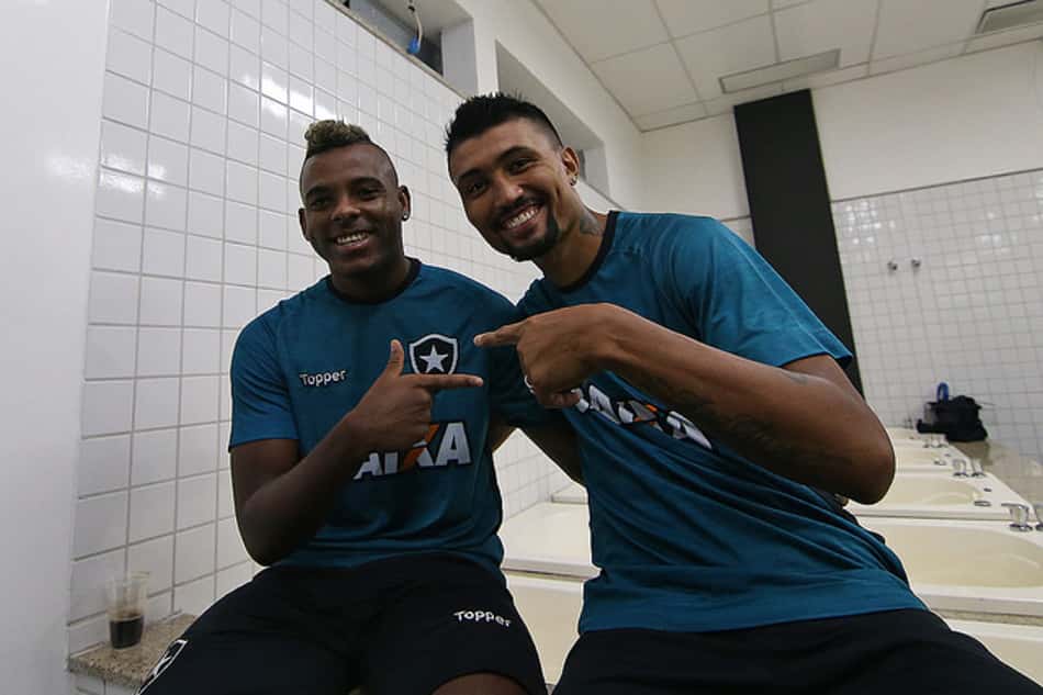 Kieza realiza primeiro treino pelo Botafogo e fica mais perto do anúncio