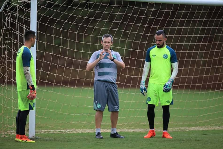 Preparador de goleiros da Chape recebe proposta do México