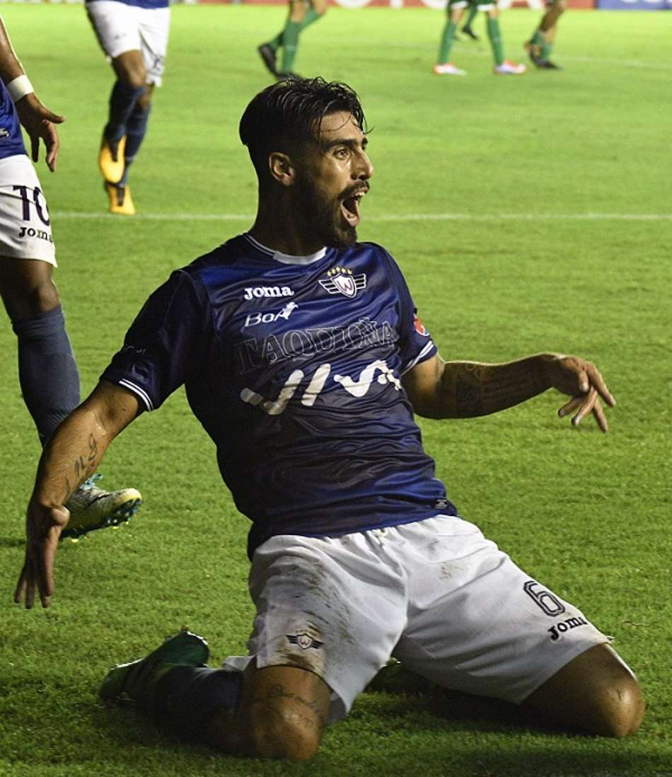 De virada, Jorge Wilstermann vence o Petrolero e fica mais perto da vaga