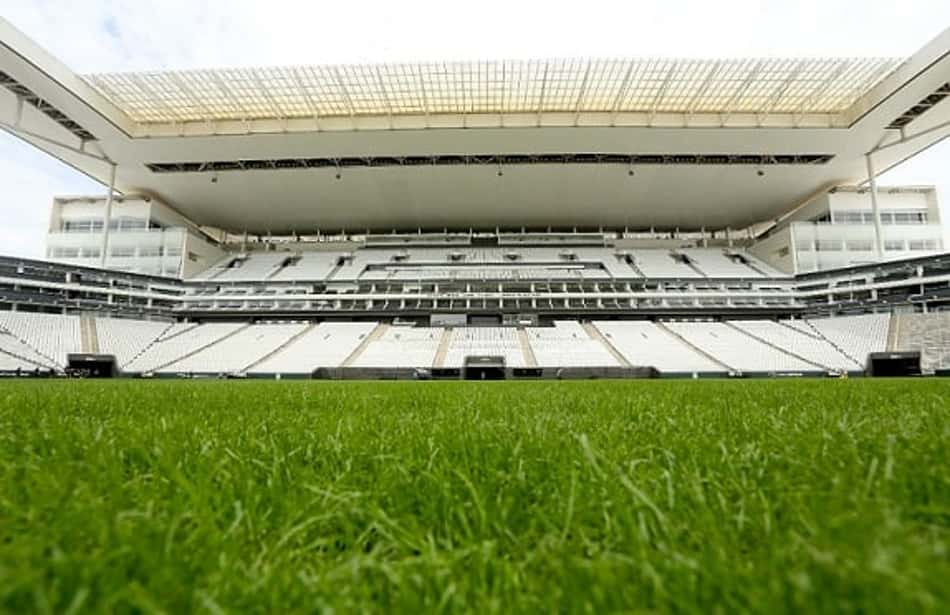 Renovação do gramado da Arena está em fase final