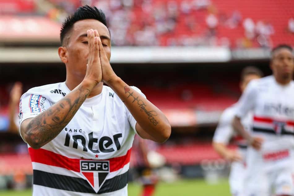 Na mira do Santos, Cueva liderou estatística no último Brasileiro