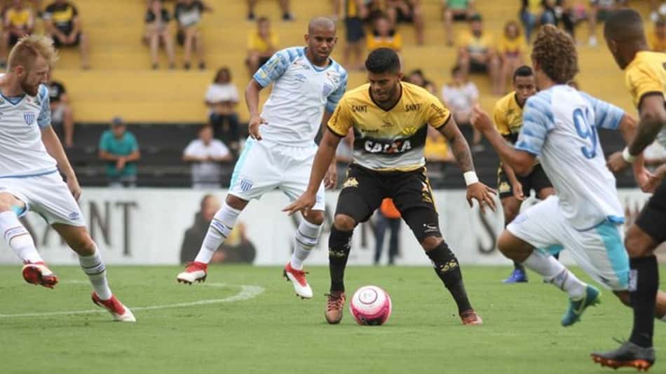 Avaí bate Criciúma, em casa, e empurra rival para lanterna