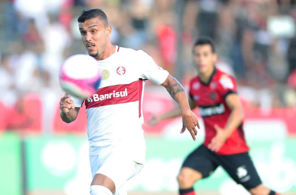 Pottker tem lesão confirmada e fica fora de combate por um mês