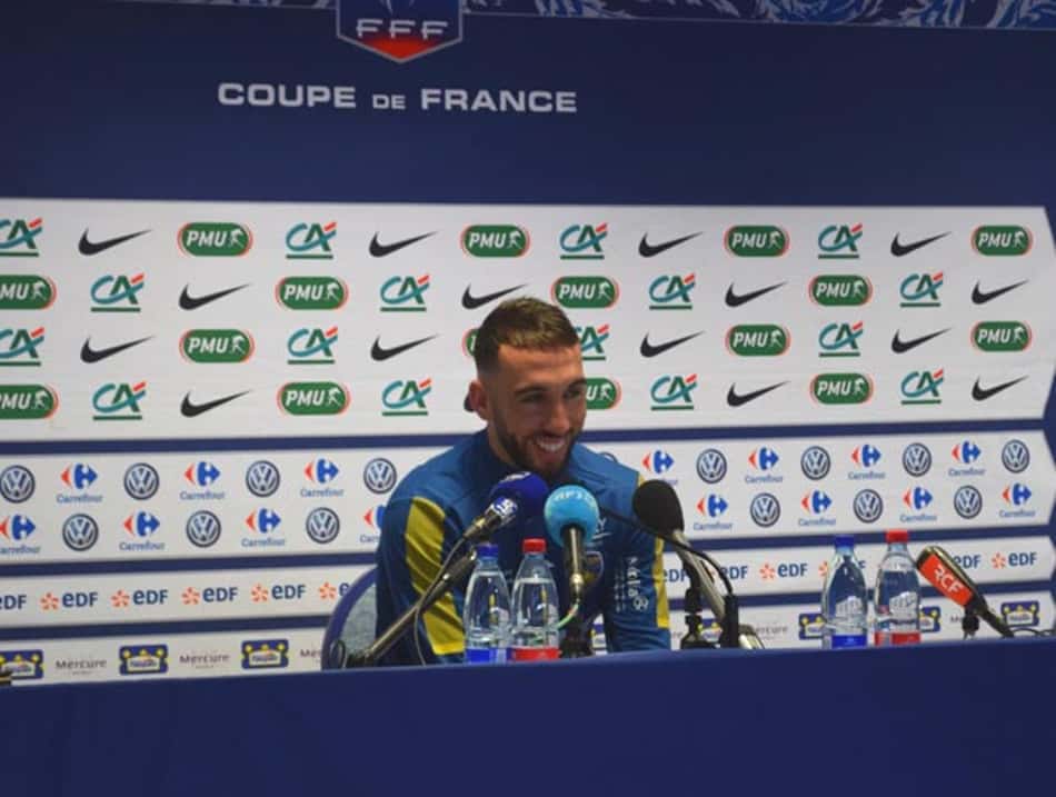 Capitão do Sochaux lamenta festa de Neymar: 'Estão c… para a gente'