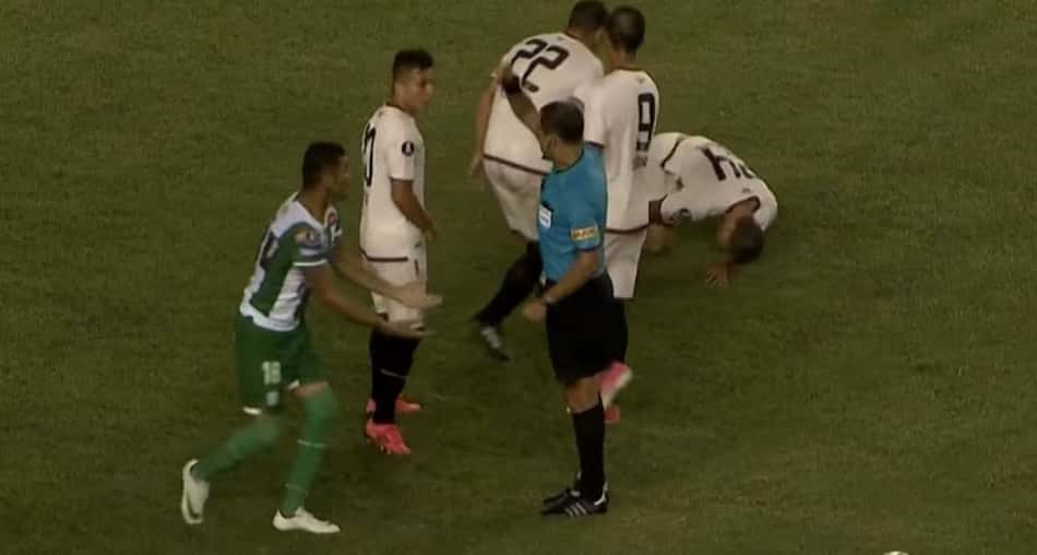 Yasmani Duk é suspenso pela Conmebol e será desfalque para o Oriente Petrolero