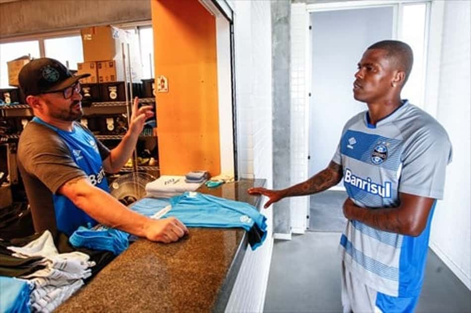 Grêmio anuncia chegada do meia Maicosuel