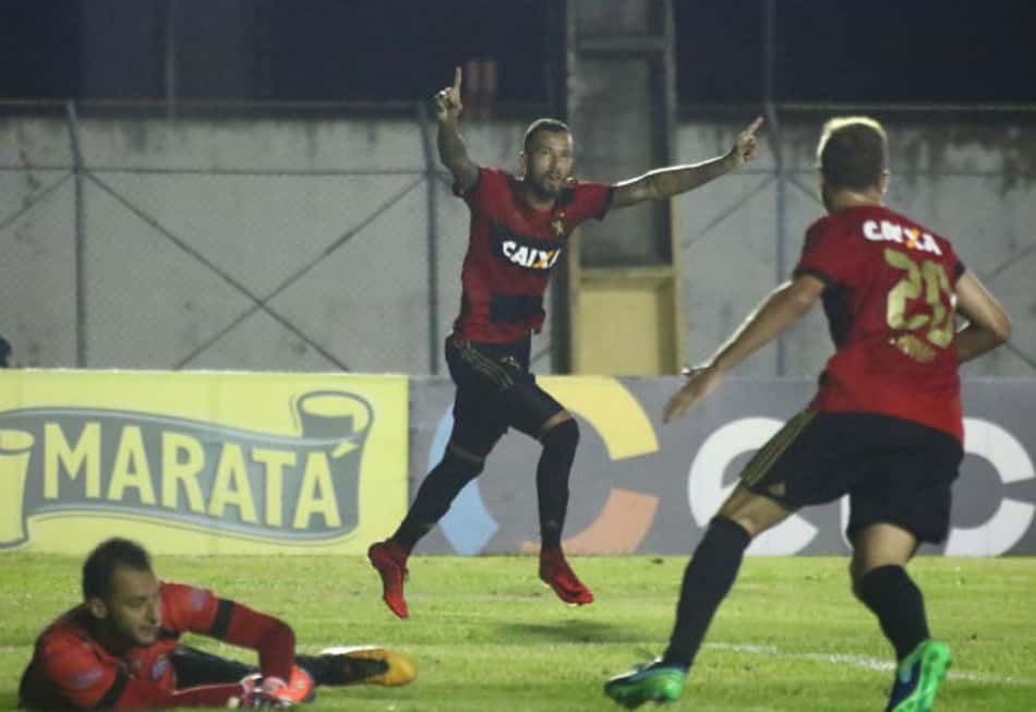 Leandro Pereira comemora retorno aos gramados: "Muito feliz com esse recomeço"