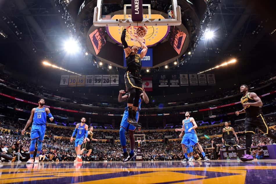 Em jogo de desfalcados, Lakers bate Thunder e vence a quarta seguida