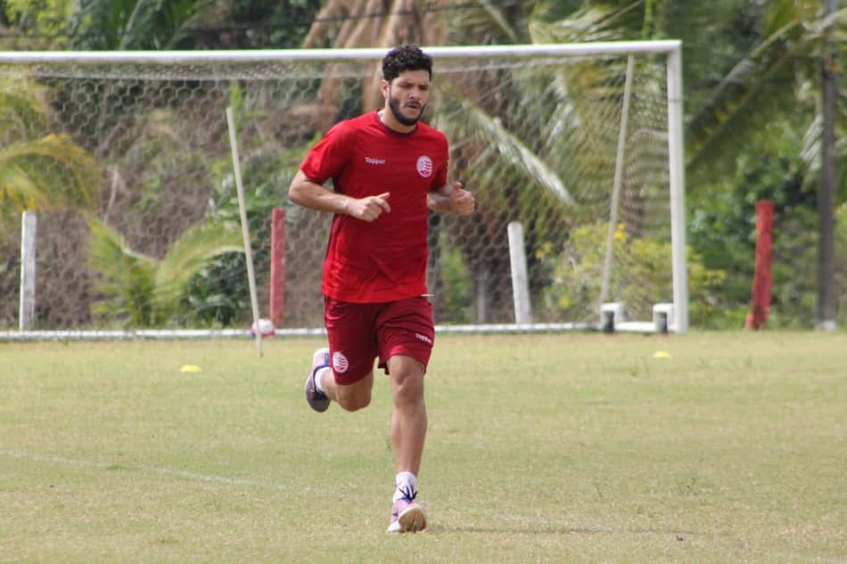 Ortigoza intensifica treinamentos e deve estrear no Náutico no final do mês