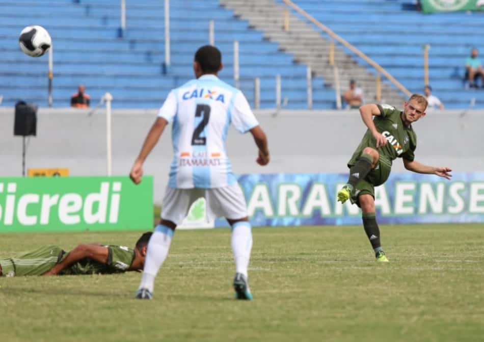 Coritiba quebra tabu e vence o Londrina fora de casa