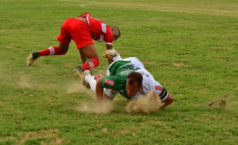 Mazola critica estado do gramado e avalia atuação do CRB contra o Murici