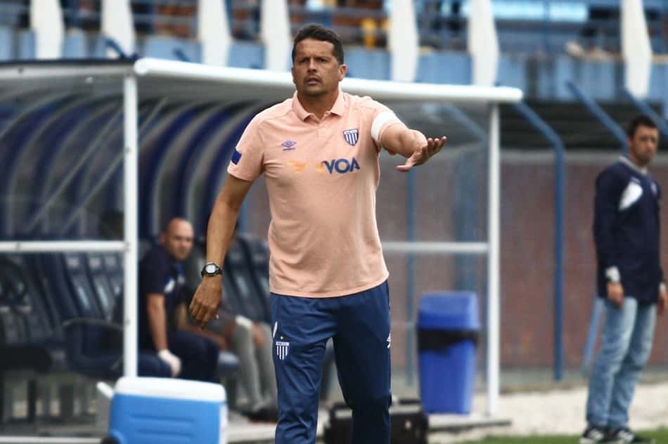Claudinei Oliveira é o novo técnico do Sport