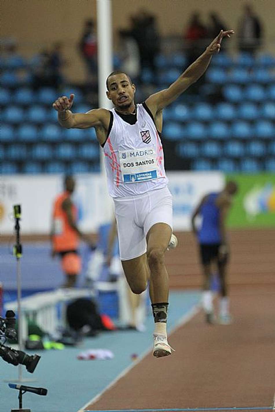 Almir Junior, líder do ranking mundial do salto triplo indoor