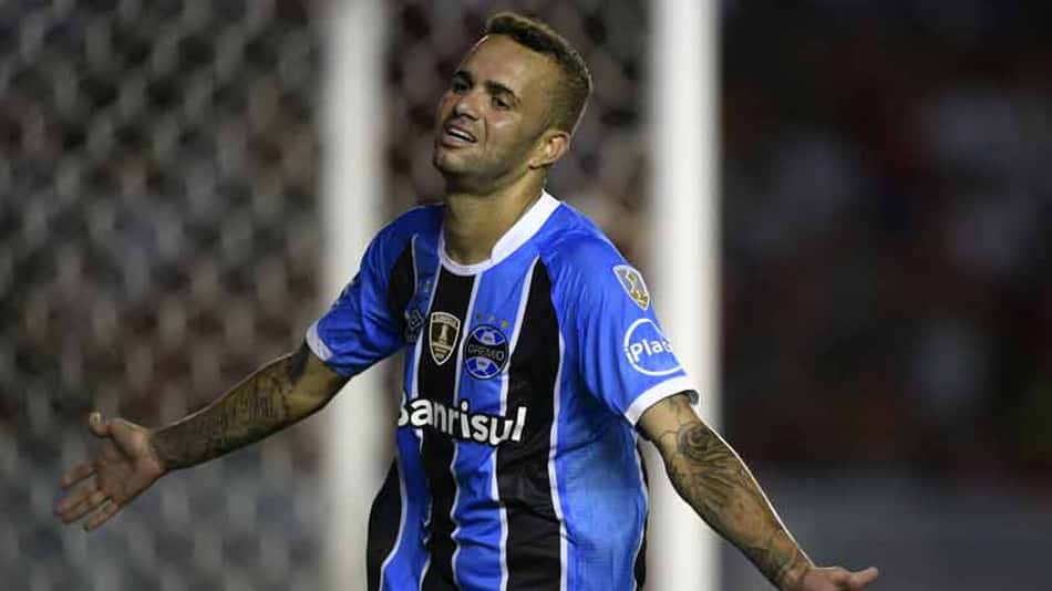 Com um jogador a mais, Grêmio fica no empate com o Independiente