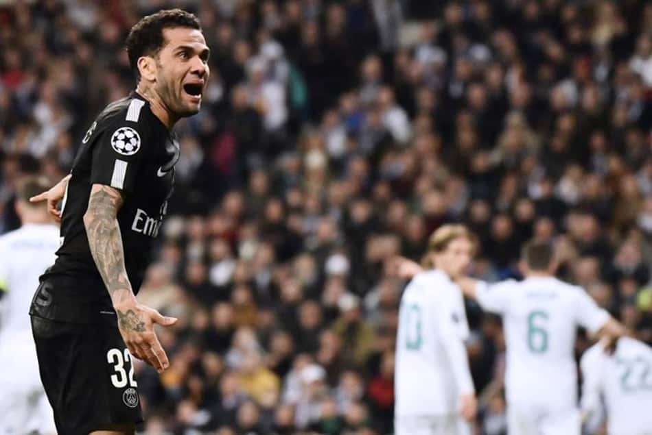 Daniel Alves (PSG): O multicampeão Dani Alves está acostumado a decisões, principalmente em Champions League, mas no decisivo jogo contra o Real Madrid, o lateral teve atuação discreta e espelhou o baixo padrão técnico do restante do time.