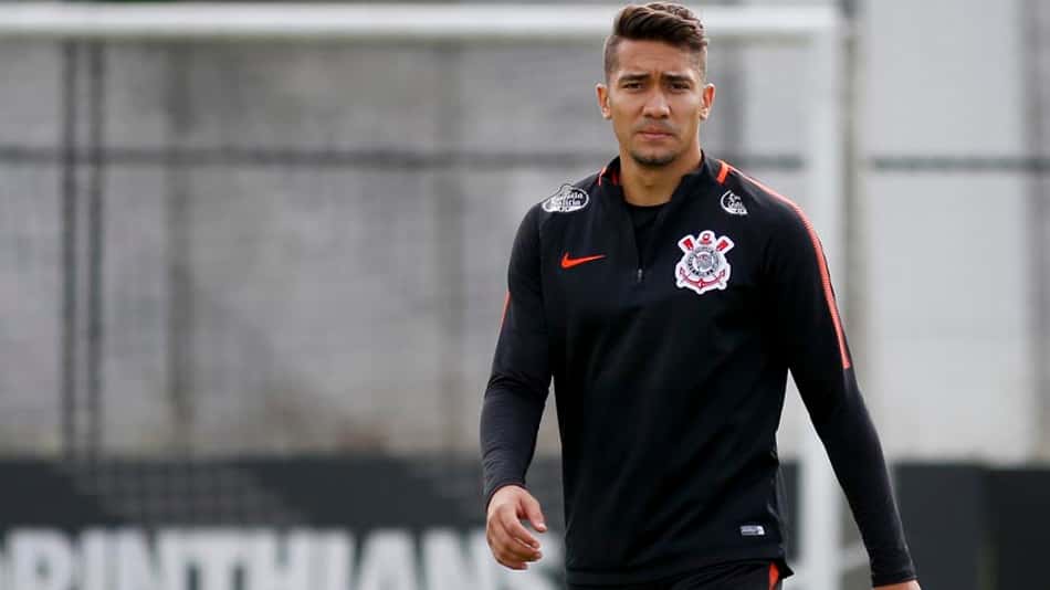 Botafogo acerta o empréstimo do volante Jean, do Corinthians