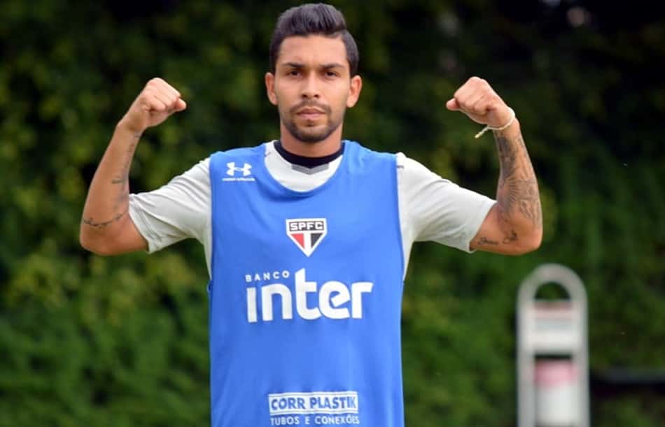 Volante Petros se despede do São Paulo: 'É um até logo, sem dúvidas'