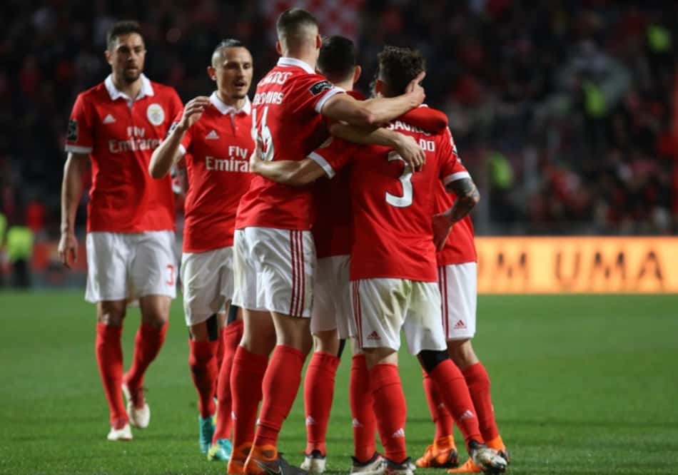 Benfica goleia Boavista e assume liderança do Campeonato Português