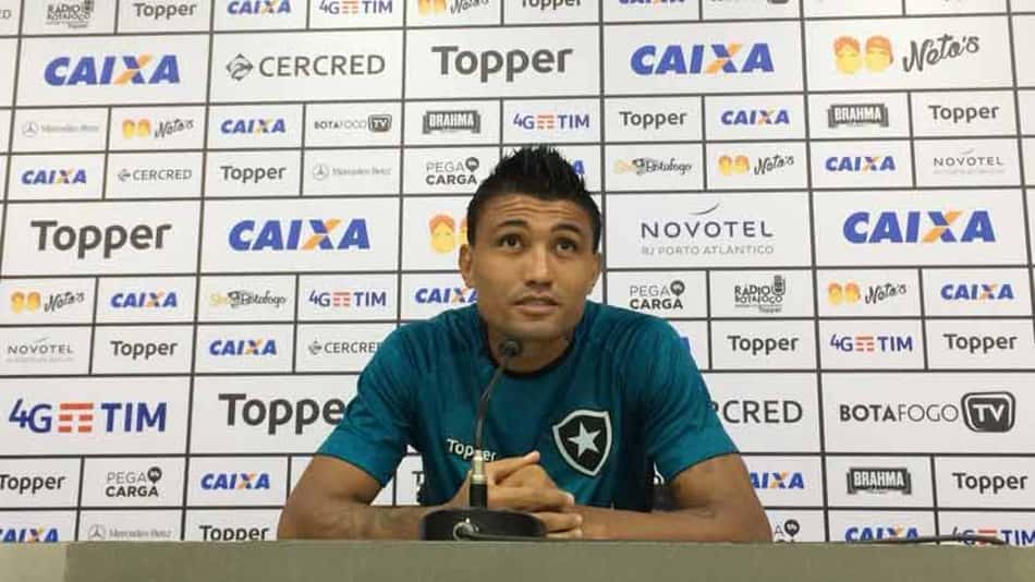 Com passado polêmico, Kieza diz: 'Hoje, repensaria as comemorações'