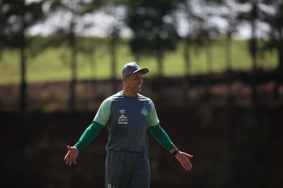 Chapecoense contrata preparador de goleiro ex-Flamengo e Botafogo