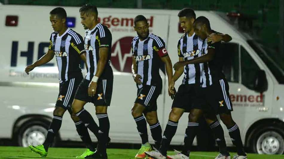 Com gol nos acréscimos, Figueirense avança na Copa do Brasil