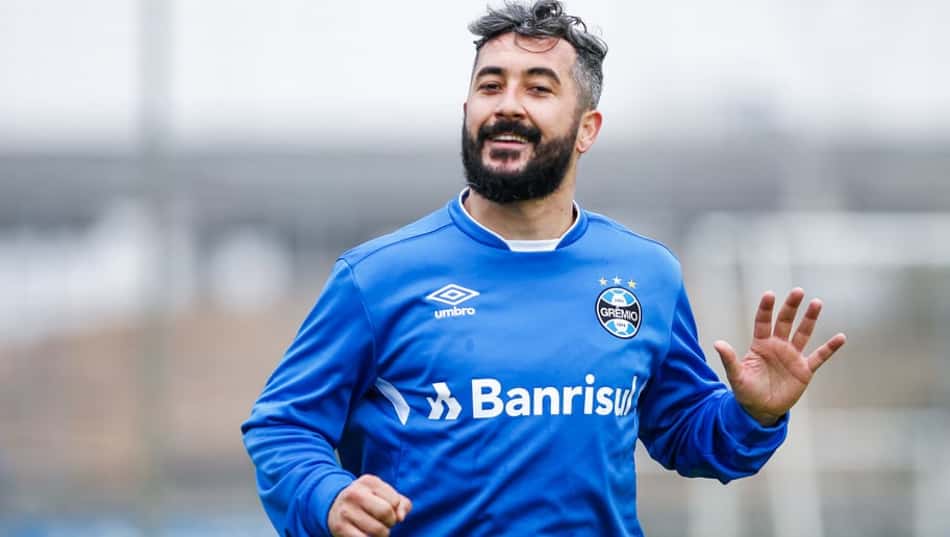 Douglas ataca de novo e provoca Inter após título do Grêmio