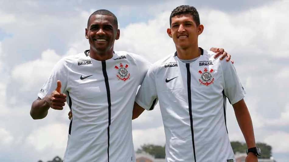 Corinthians inscreve Marllon e Matheus no mata-mata do Paulistão