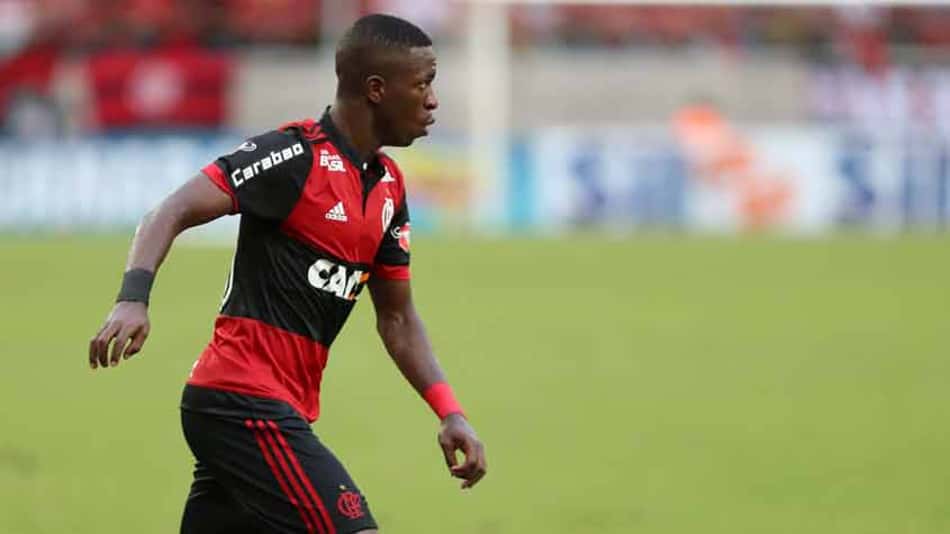 Vinícius Jr resume derrota no Fla-Flu: 'Partida para se apagar da memória'