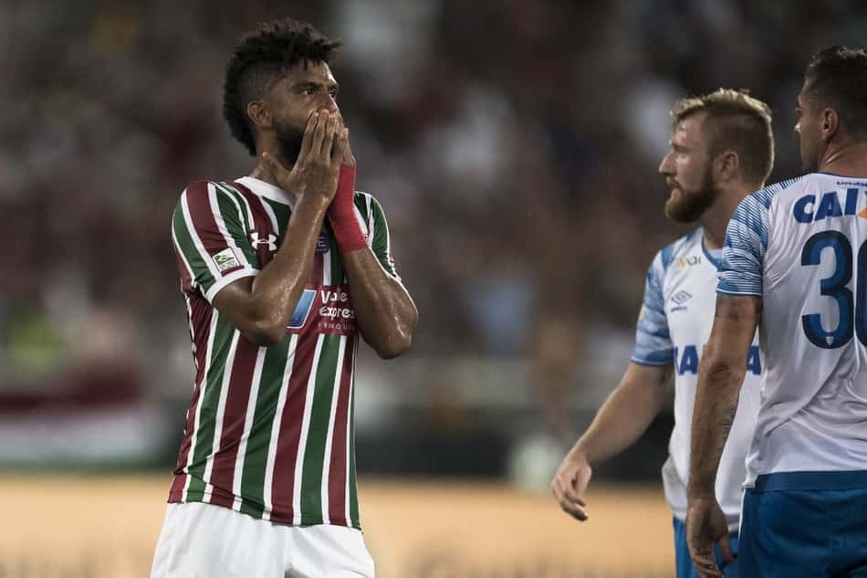 Em casa, Flu cede a virada para o Avaí e se complica na Copa do Brasil