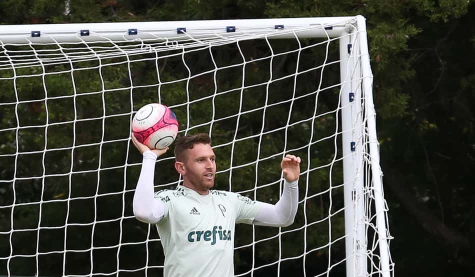 Em baixa no Palmeiras, Fabiano é liberado para acertar com o Inter