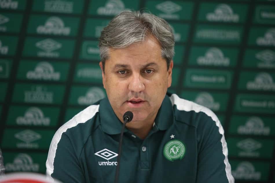 Kleina destaca entrega e acredita na classificação: 'Confio na equipe'
