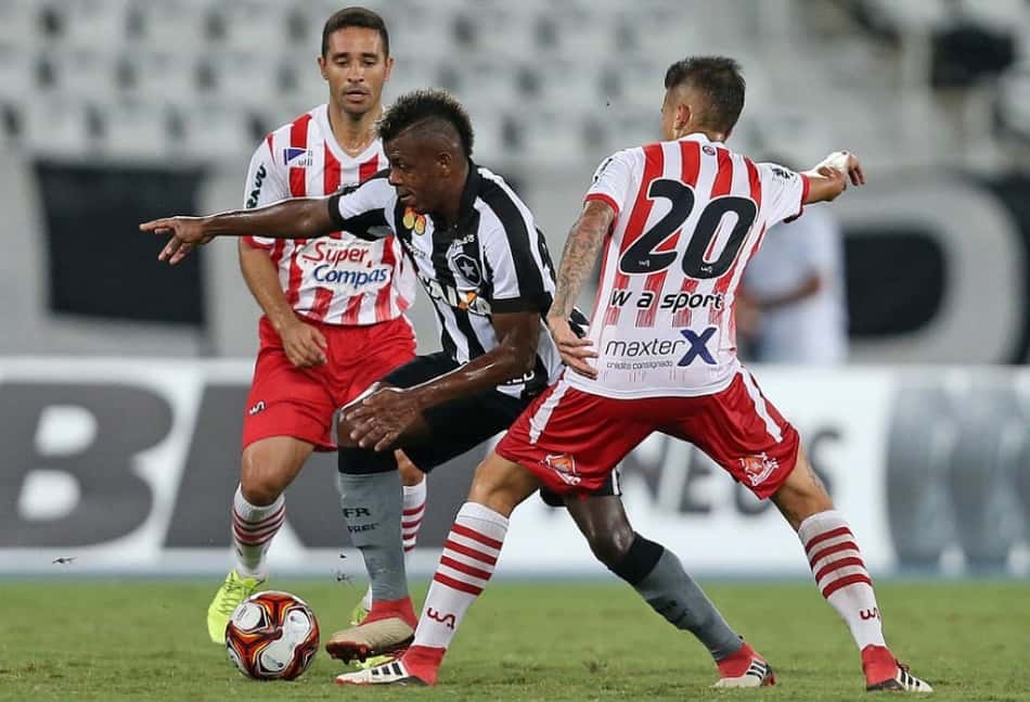 Marcos Vinícius dá 'start' em nova fase e muda a cara do Botafogo