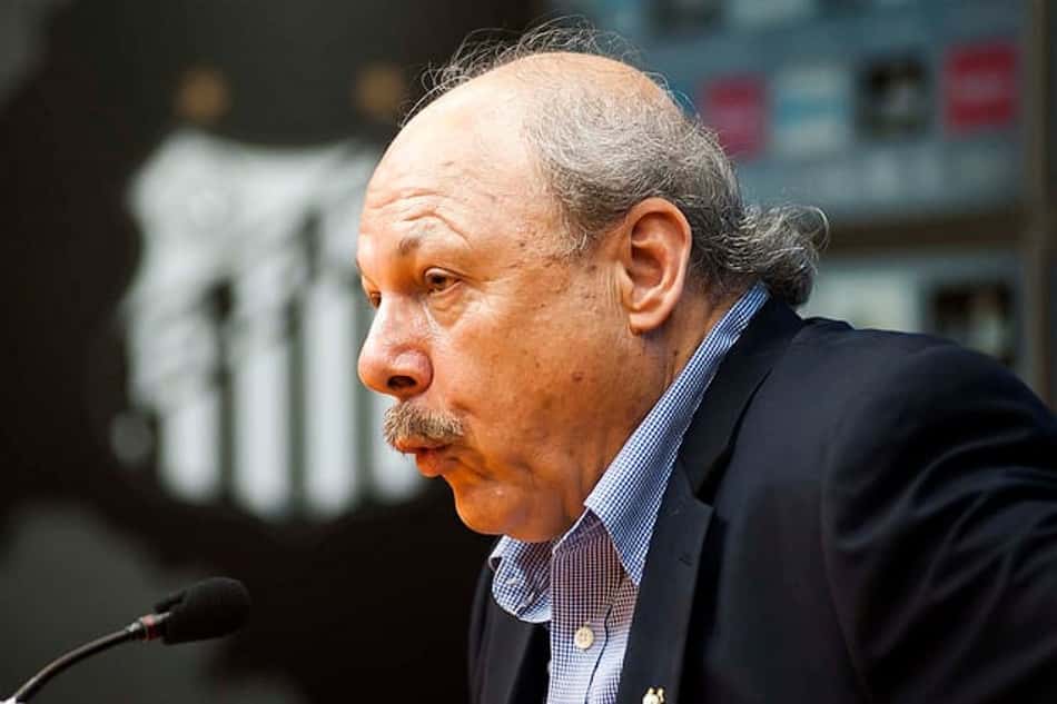 Presidente Peres estuda fazer novos cortes no departamento médico do Santos