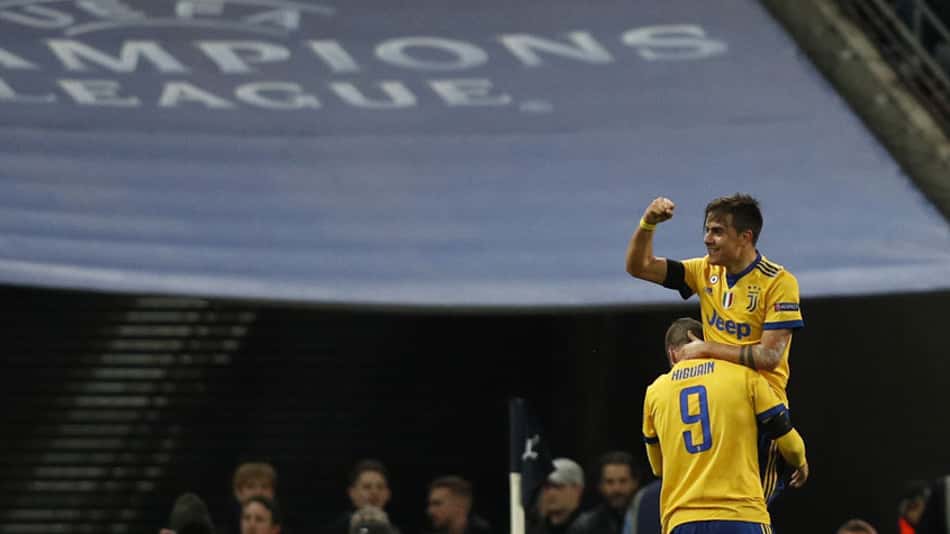 Argentinos marcam, Juve vence Tottenham de virada e avança