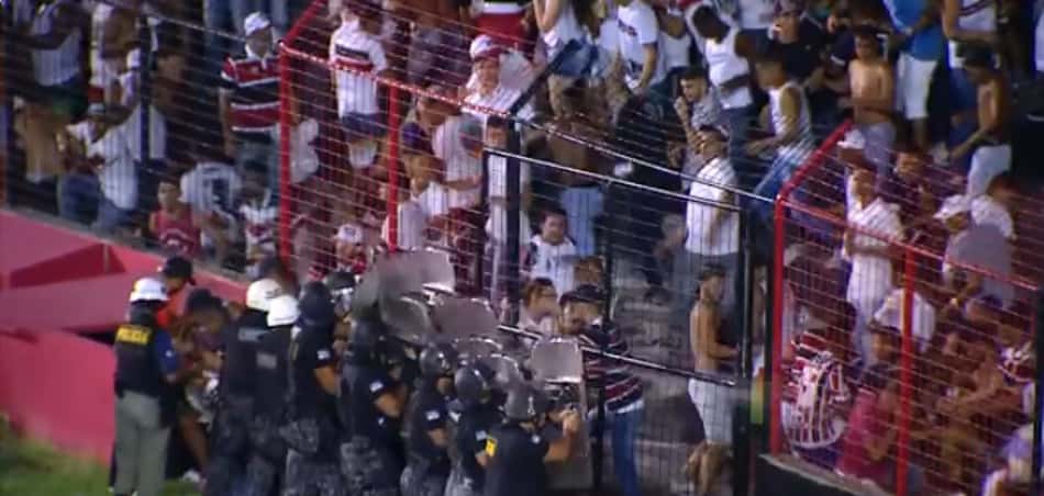 Confusão em clássico entre Sport e Santa Cruz deixa 60 feridos