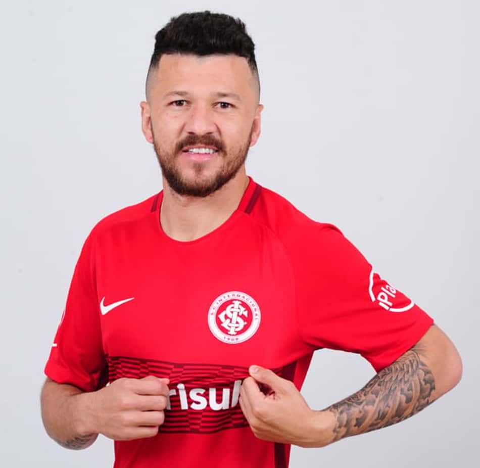 Rossi compara reconstrução do Inter com a da Chapecoense e pede desculpas na rede social