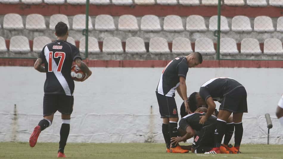 ATUAÇÕES: Evander e Rildo são os melhores na vitória do Vasco
