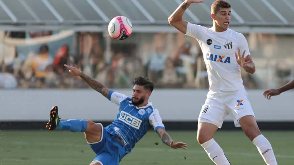O Santos, repleto de reservas, teve atuação abaixo do esperado e perdeu por 3 a 1 para o São Bento, na Vila Belmiro. Arthur Gomes, com um gol, salvou-se do lado santista. Vitor Bueno teve apenas uma atuação discreta. Confira as notas do Santos (por Ana Canhedo) 