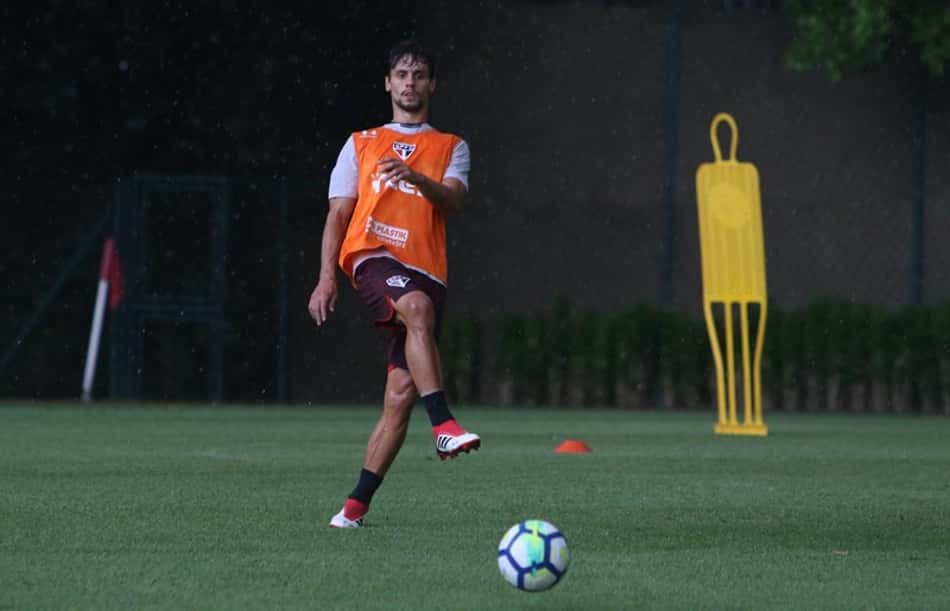 Sem Copa, San-São ganha mais valor para Rodrigo Caio; veja cinco motivos