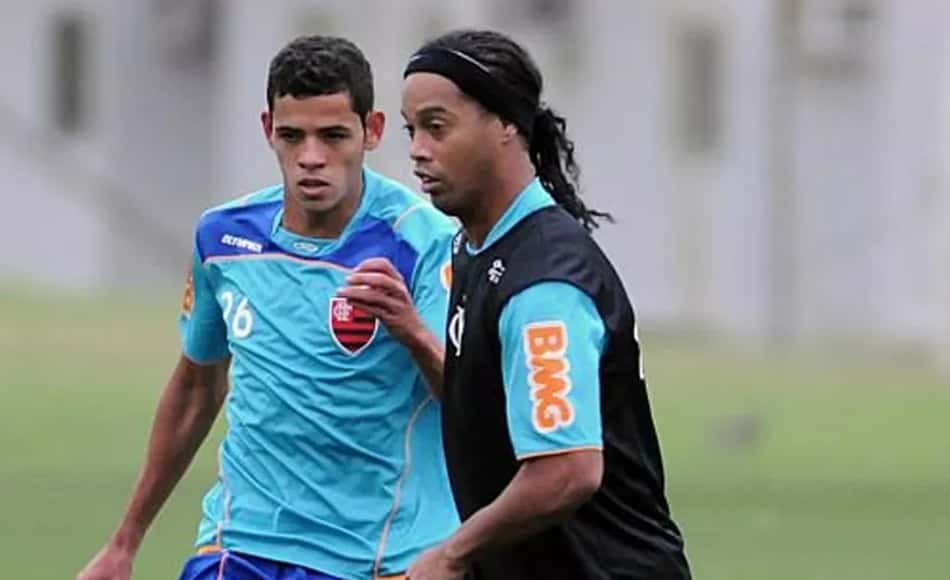Léo Moura revela problemas de ex-promessa do Flamengo: 'Só queria noite e farra'