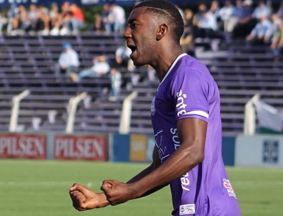 Defensor aceita proposta e São Paulo encaminha acerto com Carneiro
